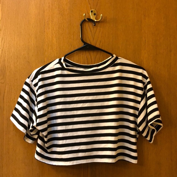 Crop top black and white striped - Picture 2 of 2